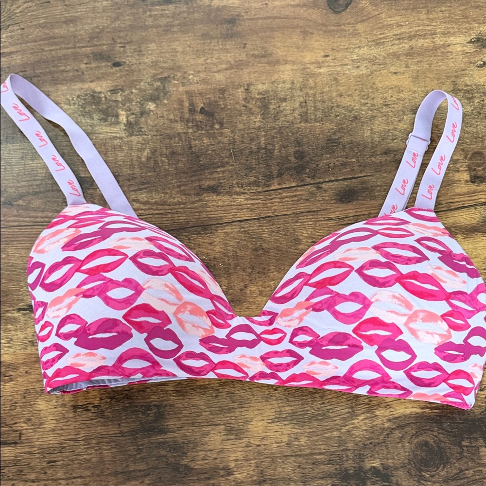 Victoria's Secret Pink Lip Print Bra